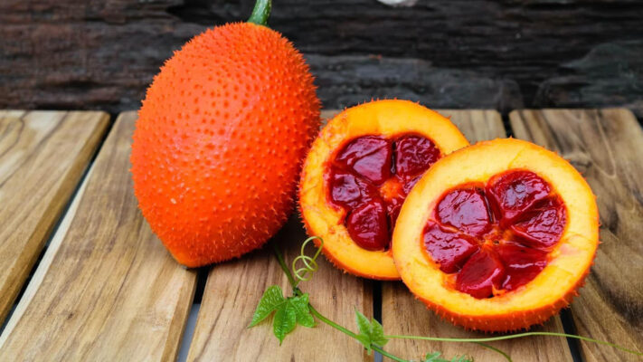 Các hợp chất vitamin A (Beta-carotene) trong quả Gấc
